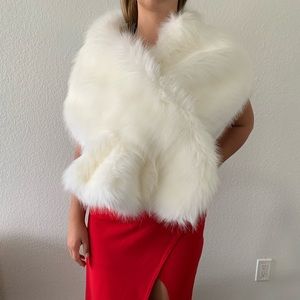 Sissily Designs White Fur Wrap. S/M